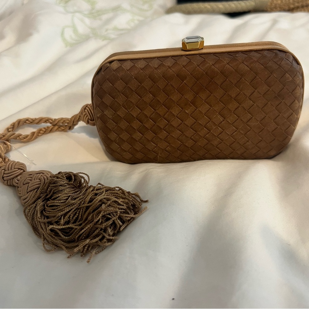 Bottega Veneta Elegant Brown Woven Mini Clutch
